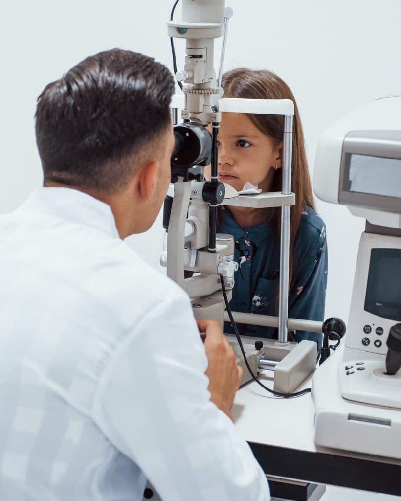 young-ophthalmologist-is-with-little-female-visitor-in-the-clinic-pcpj59heypev18o18jdzz5uvcow6zxzcjwclgi7p4w-pichi